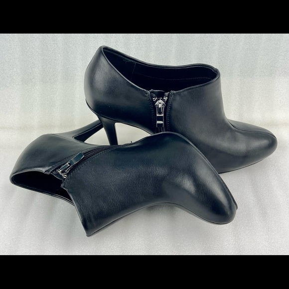 Worthington Black Heels Booties Sz 8 - Picture 4 of 7